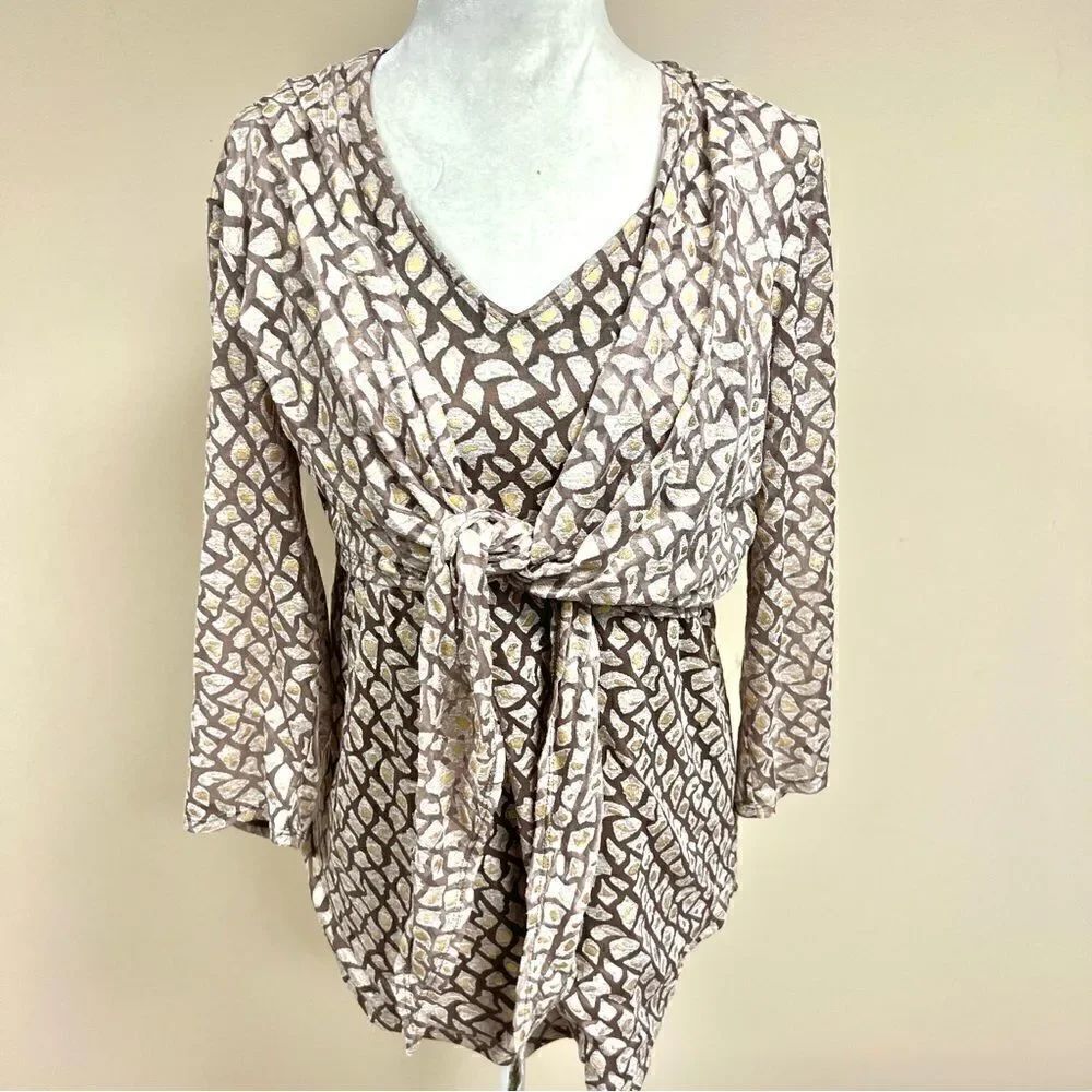 Chicos two piece animal print travelers set Sz 1 ( 8/10)